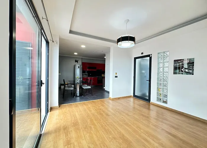 Rooftop Sunny Terrace In Apartament *