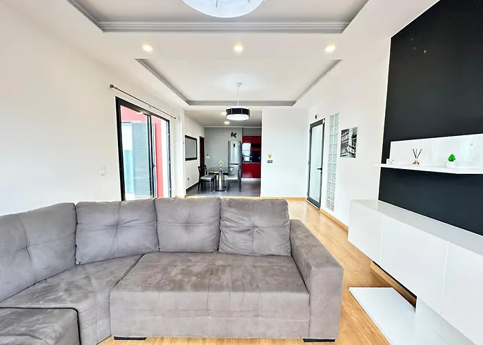 Private Rooftop Sunny Terrace In شقة فونشال