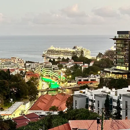 Rooftop Sunny Terrace In 公寓 丰沙尔